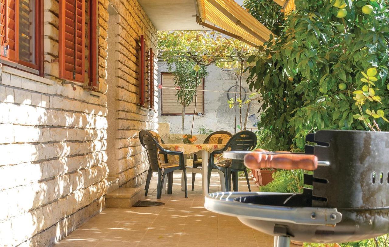 Awesome Apartment In Pula With Wifi Buitenkant foto
